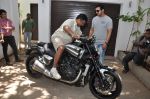 John Abraham gifts his favourite bike to Sanjay Gupta in Bandra, Mumbai on 7th May 2013 (20).JPG